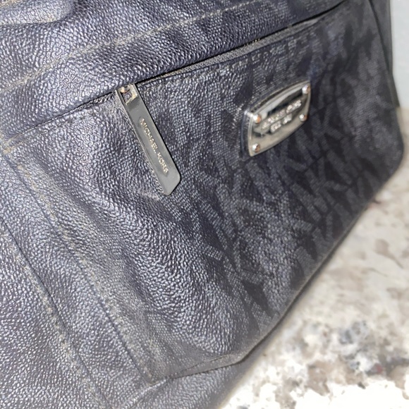 Micheal Kors leather black backpack - Picture 3 of 7